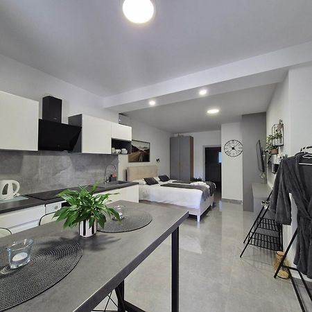 Cave With Free Parking Apartment Pula Luaran gambar