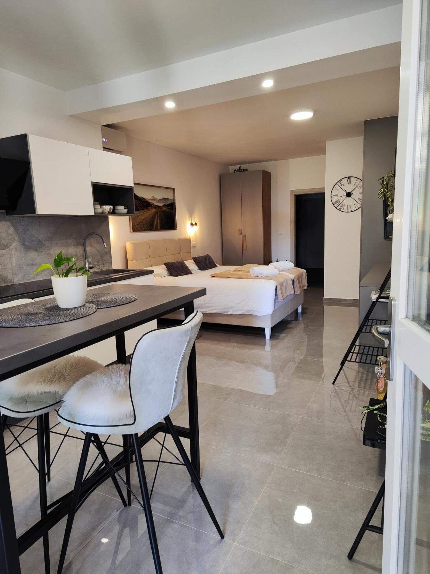 Cave With Free Parking Apartment Pula Luaran gambar